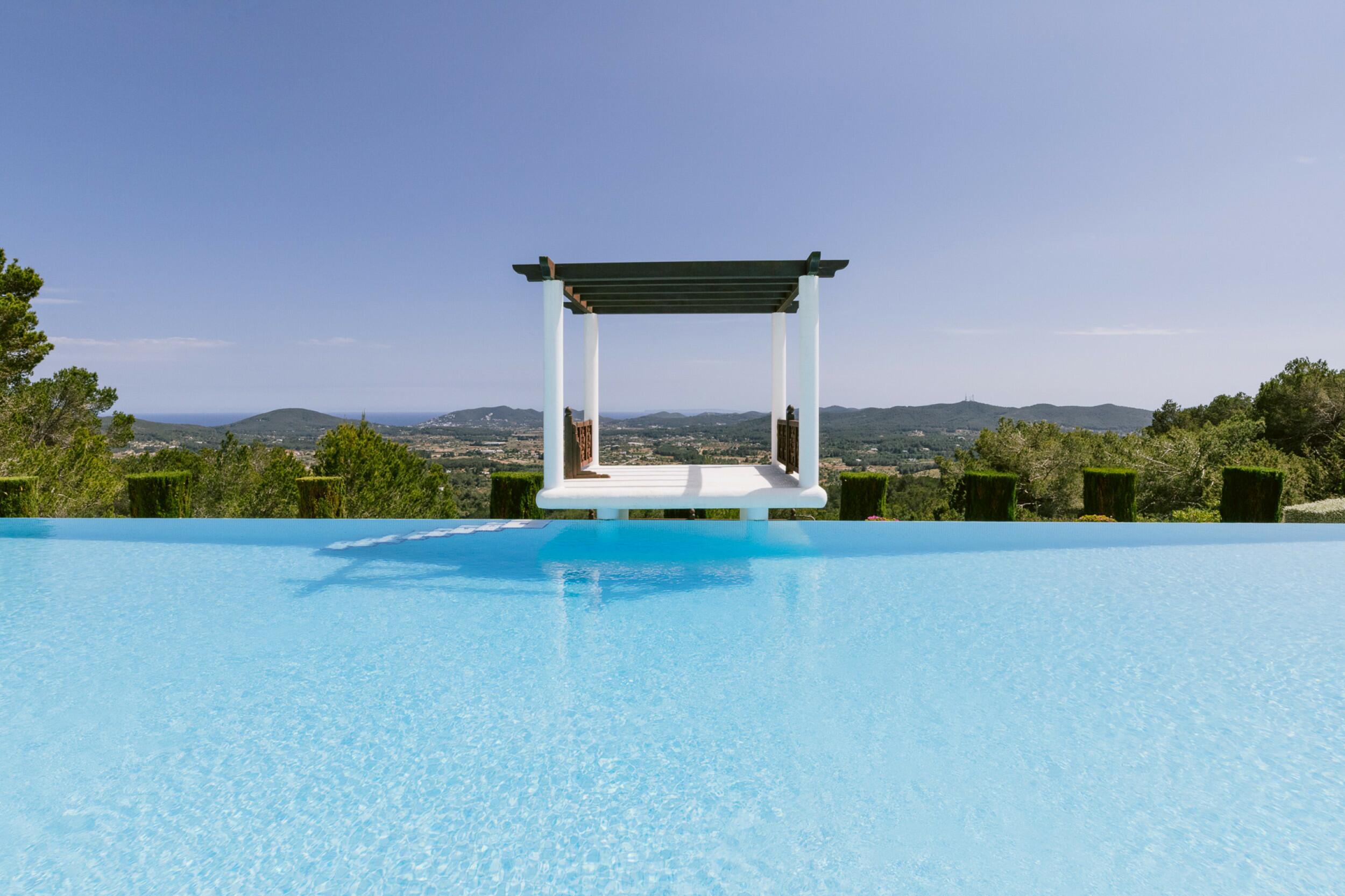 Villa White Palace