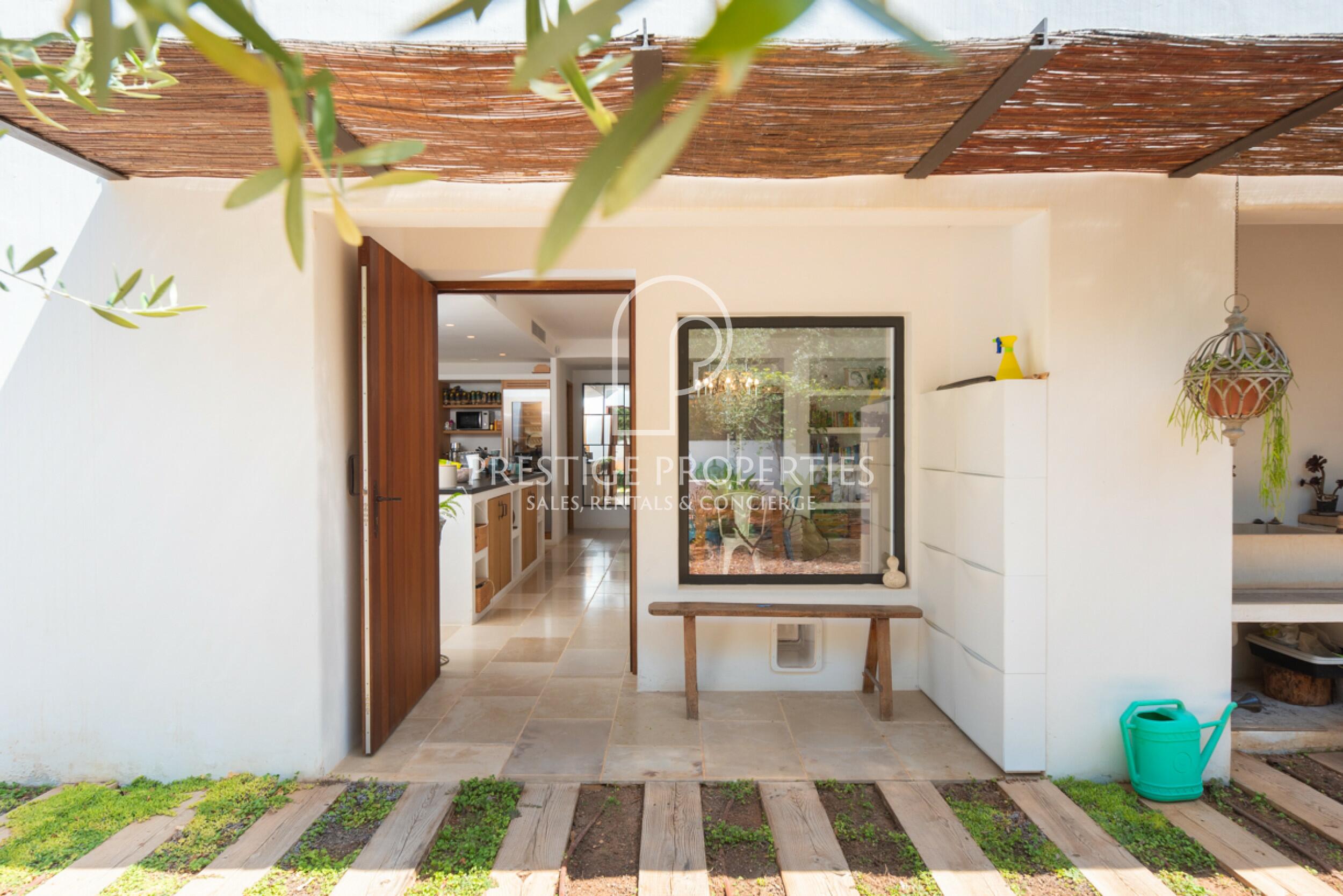 Villa in Cala Llenya