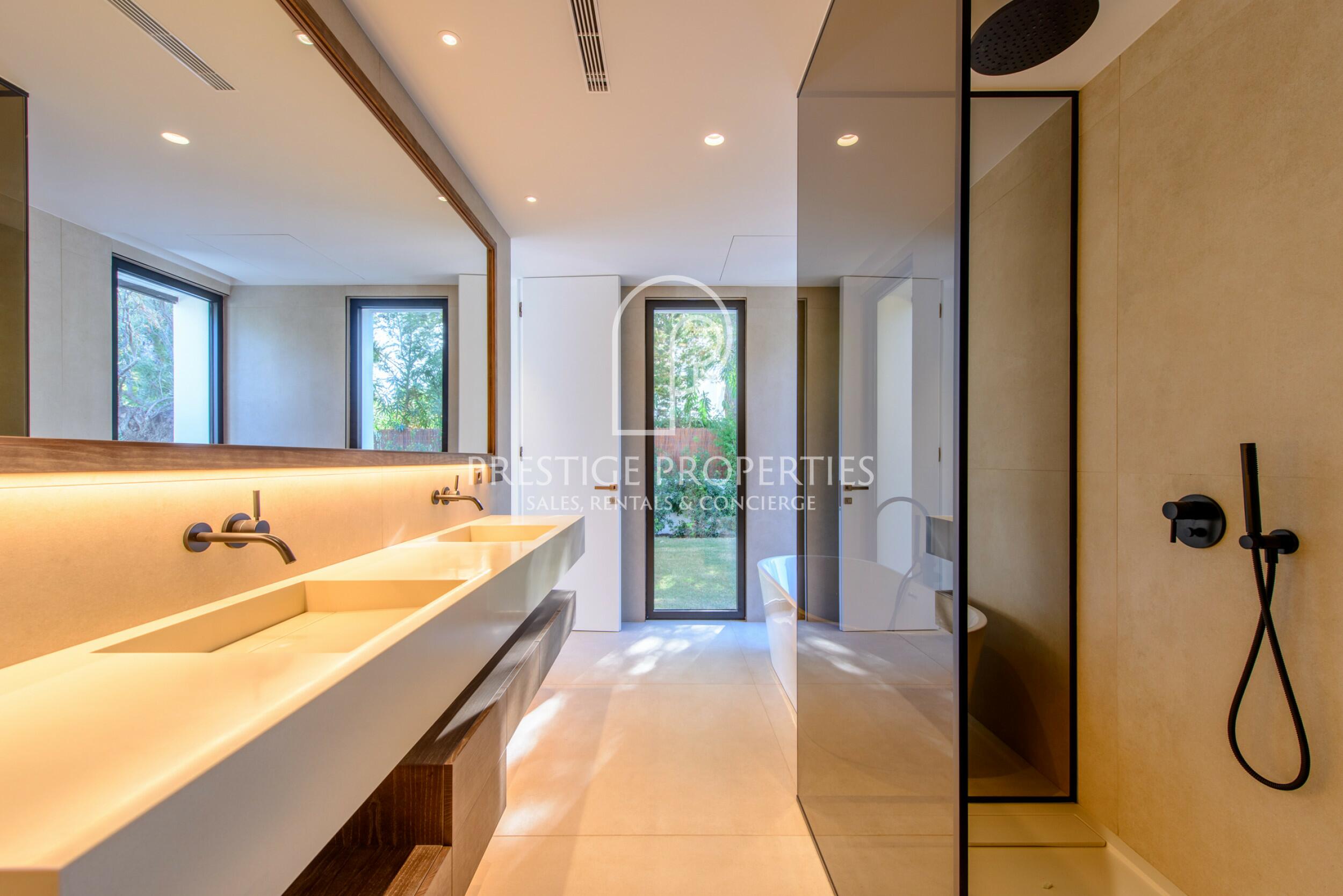 Villa in Cala de Bou