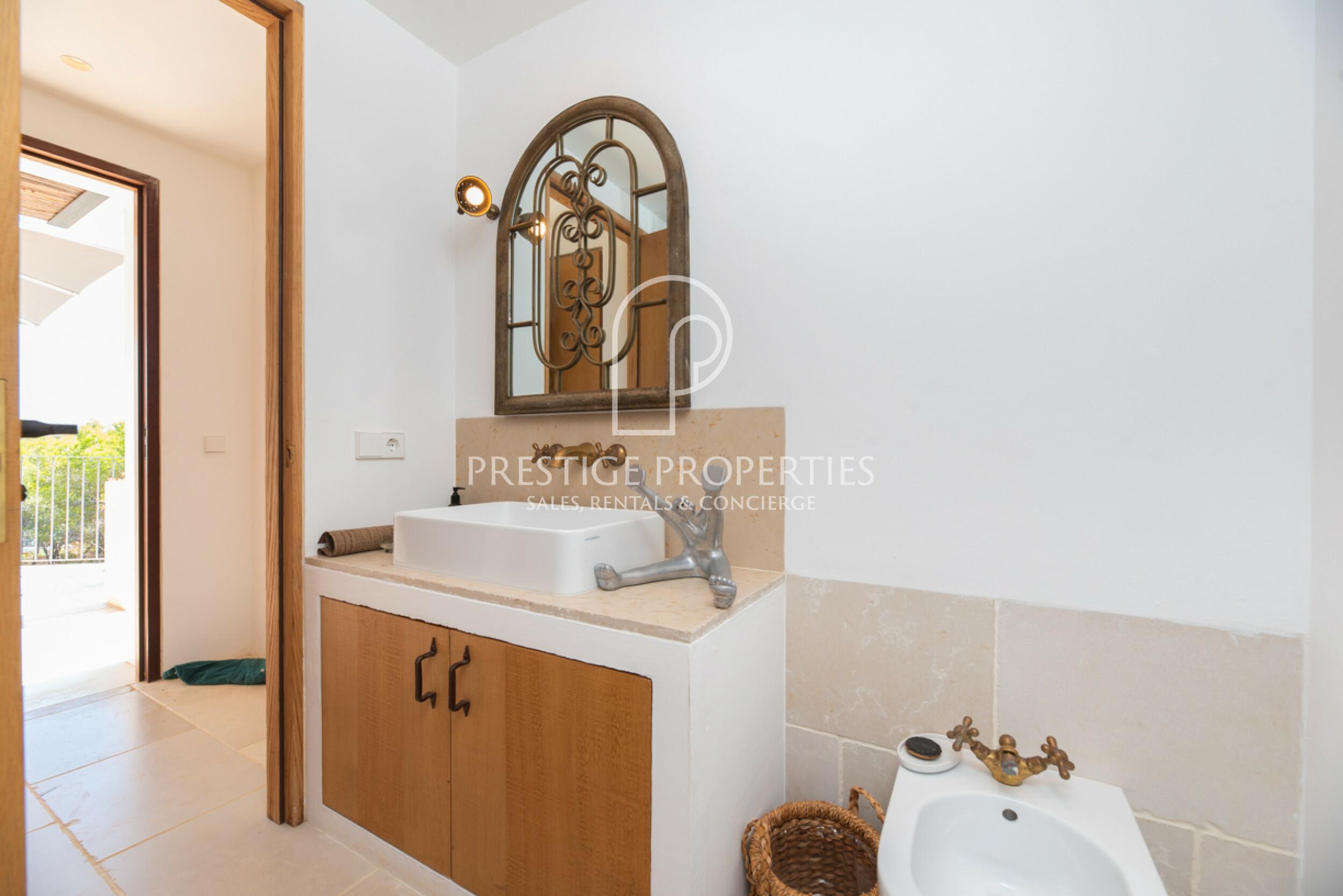Villa in Cala Llenya