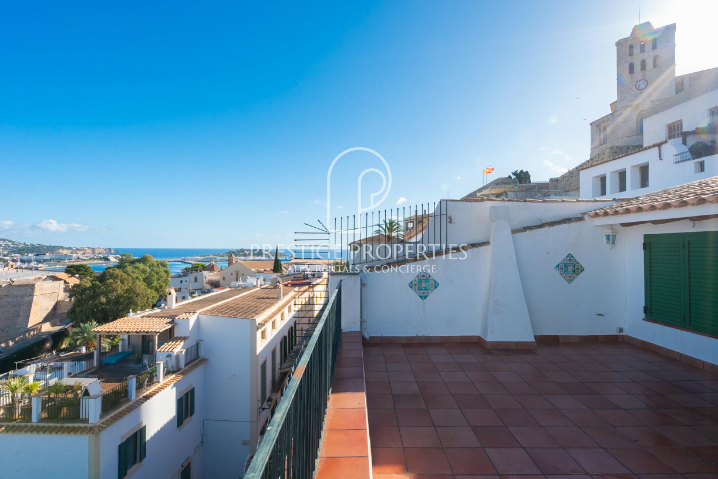 Duplex in Dalt Vila