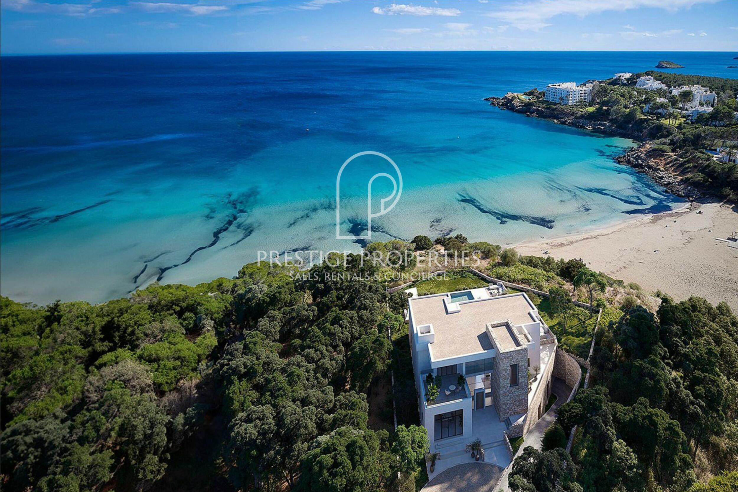 land in Cala Llenya