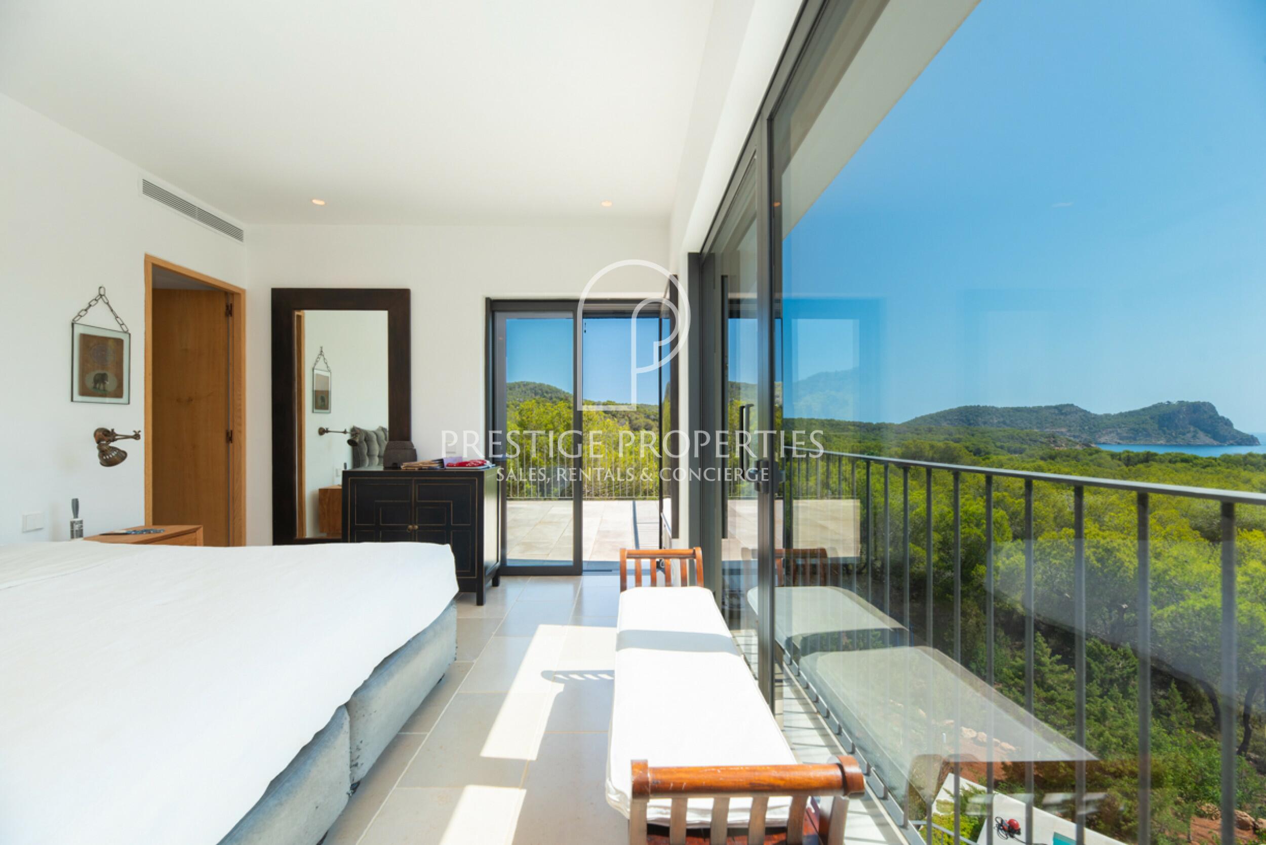 Villa in Cala Llenya