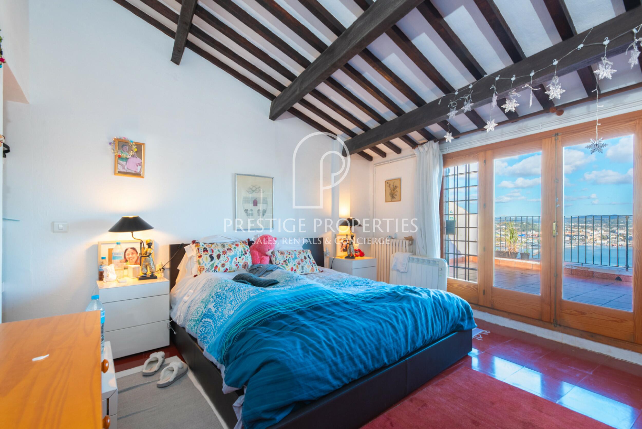Duplex in Dalt Vila