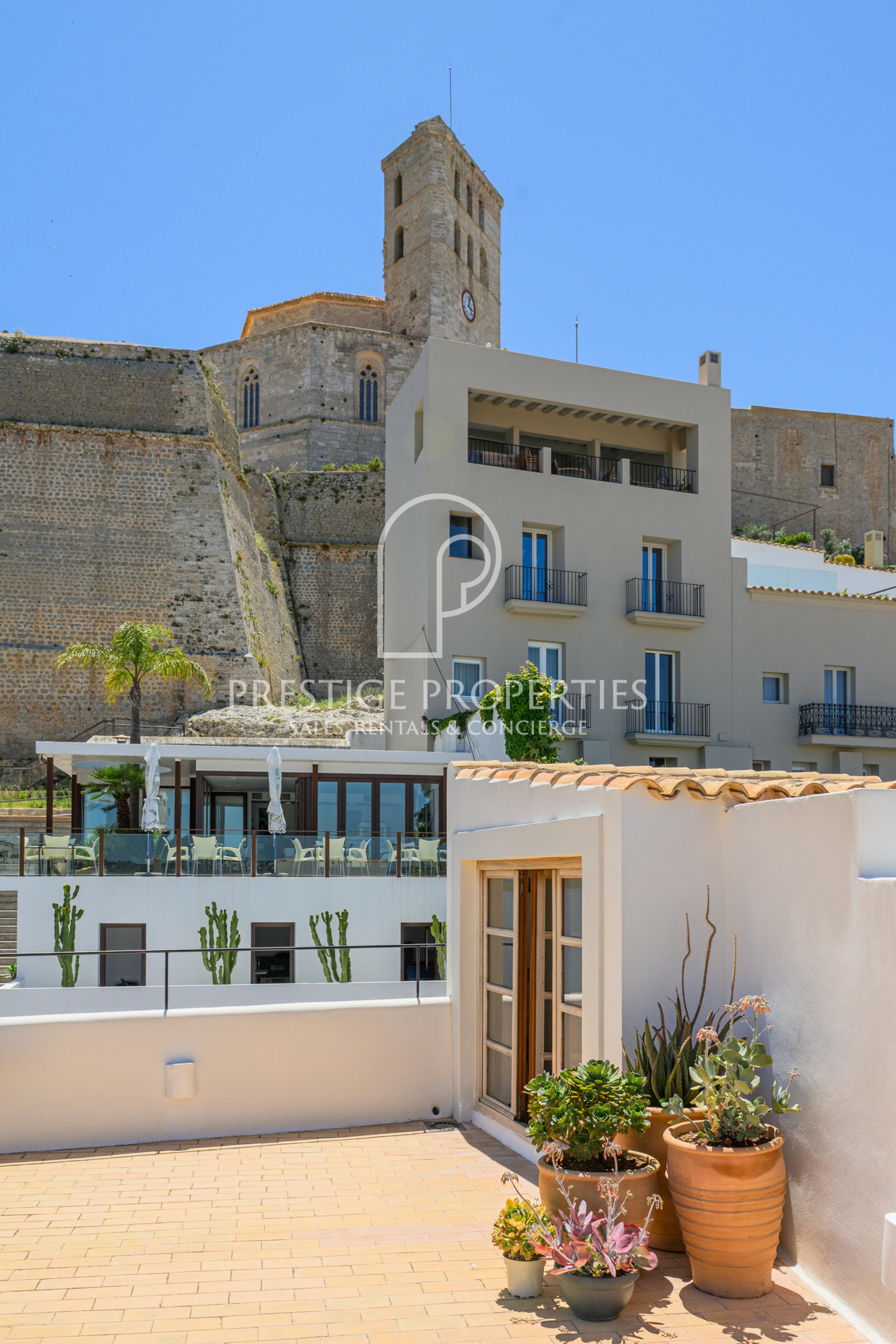 Duplex in Dalt Vila