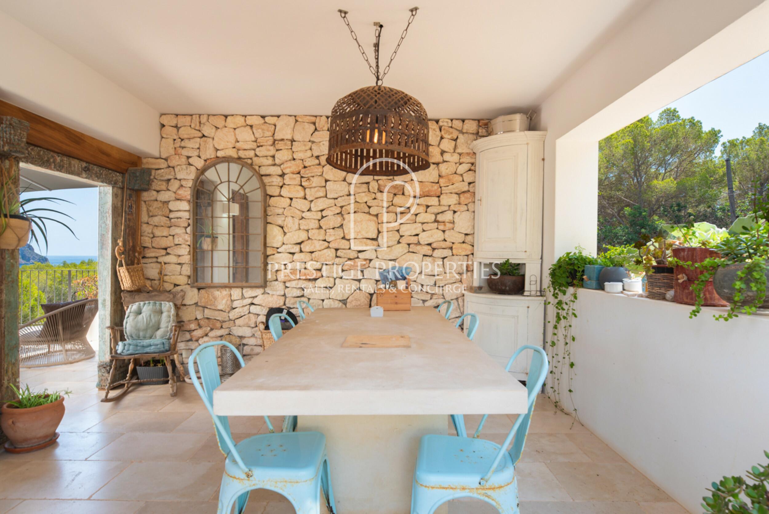 Villa in Cala Llenya