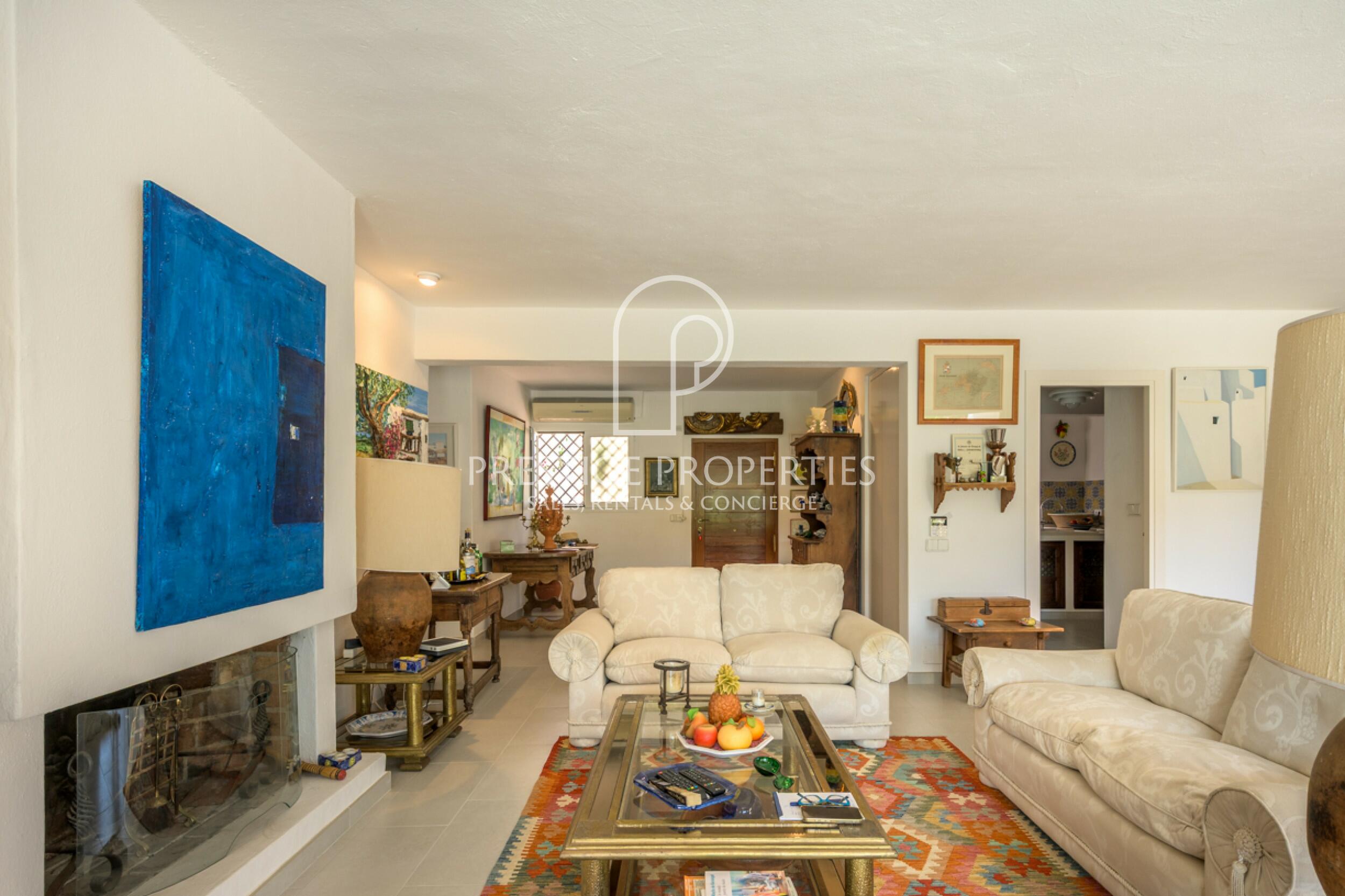 Terraced house in Roca Llisa