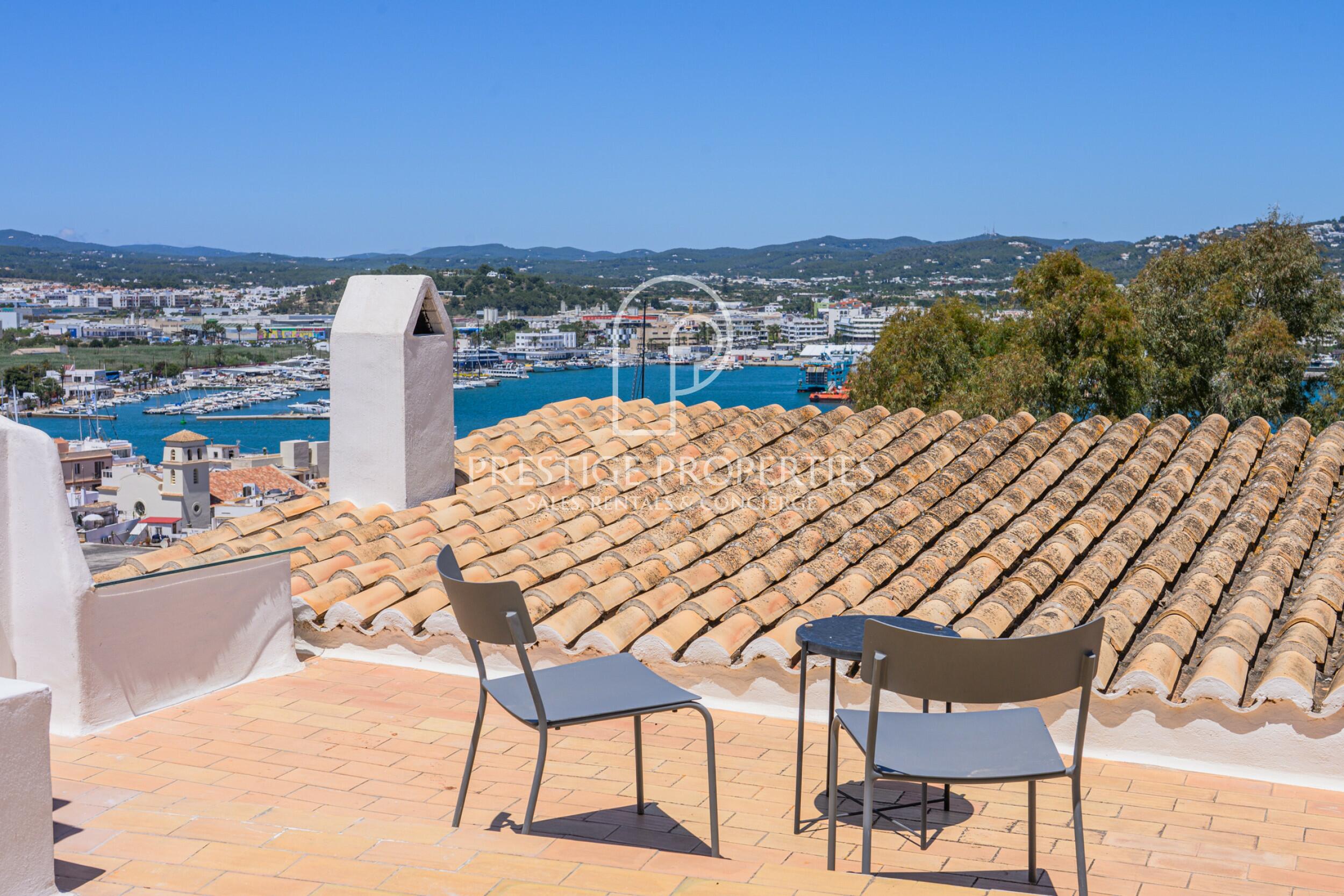 Duplex in Dalt Vila