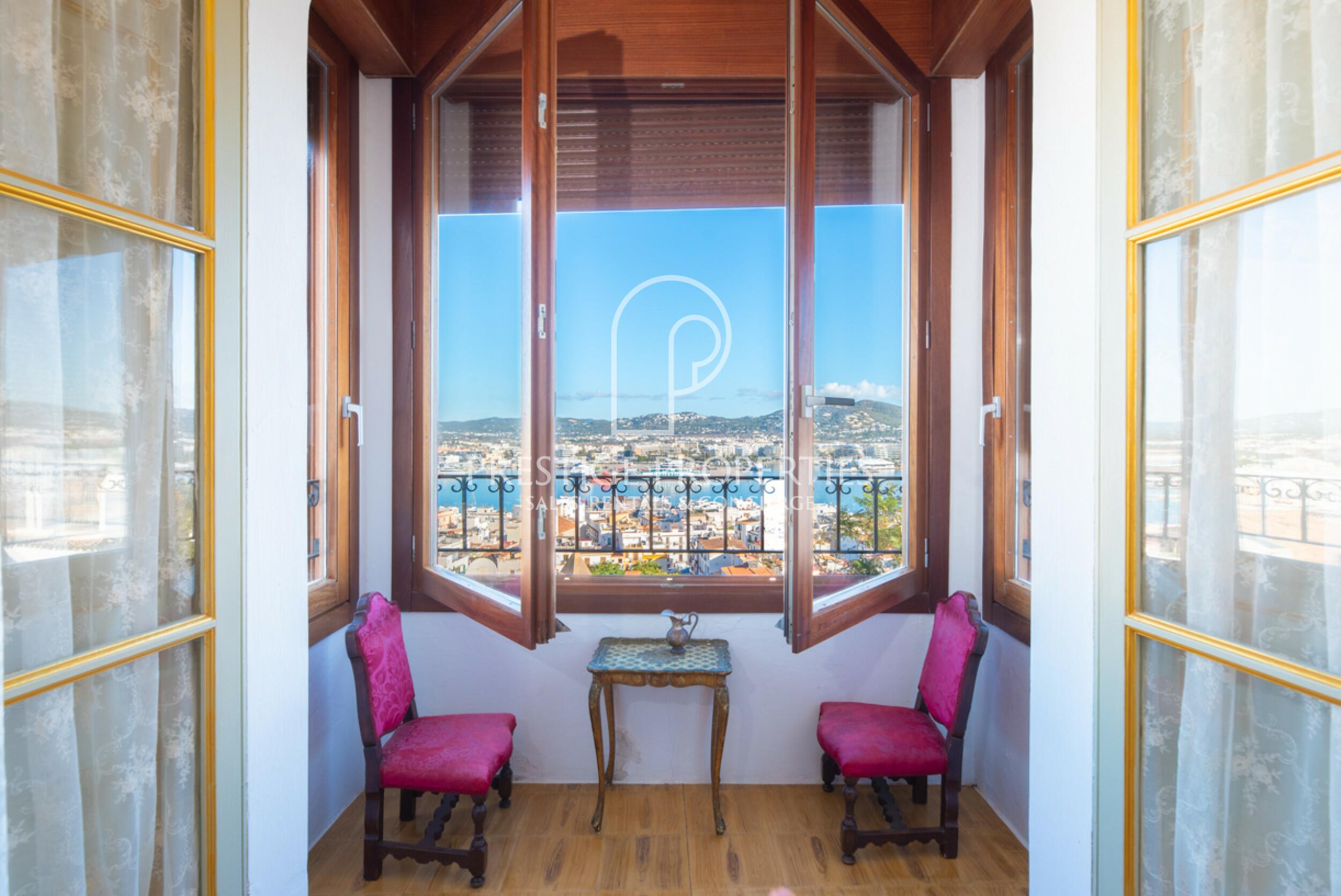 Duplex in Dalt Vila