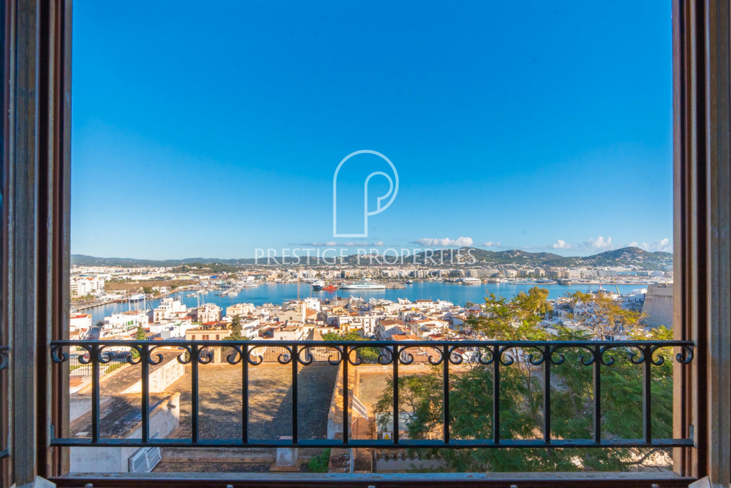 Duplex in Dalt Vila