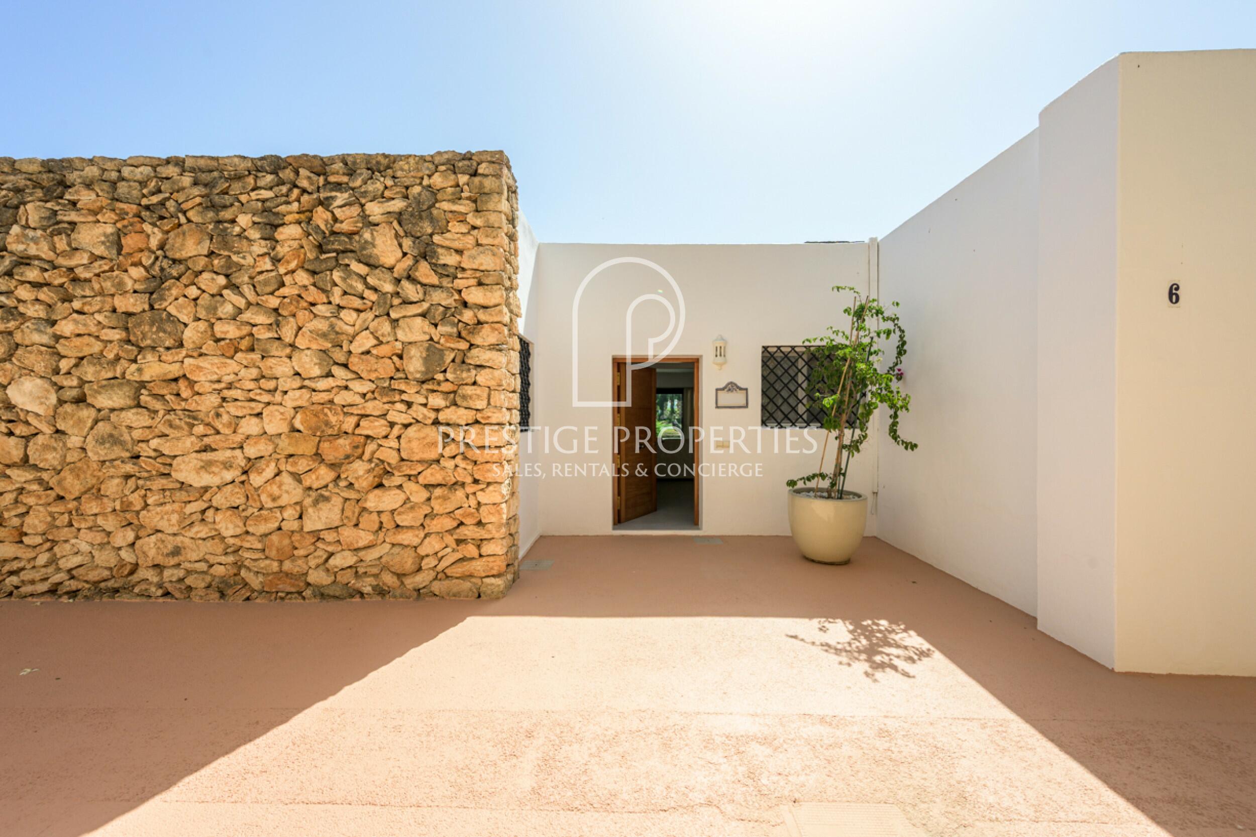 Terraced house in Roca Llisa