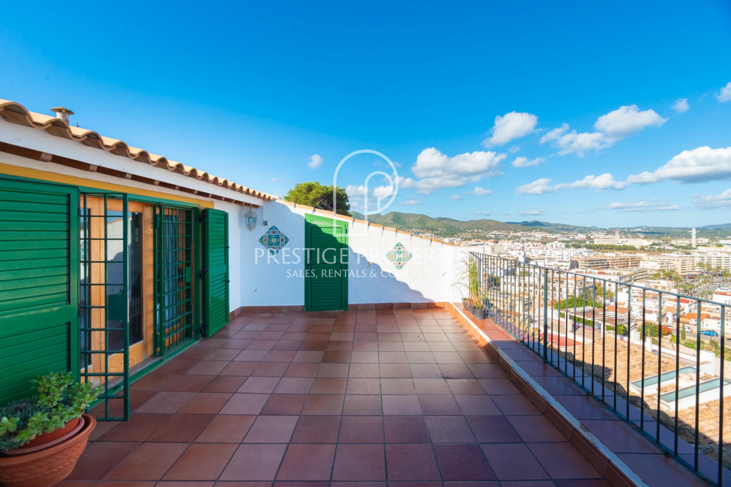 Duplex in Dalt Vila