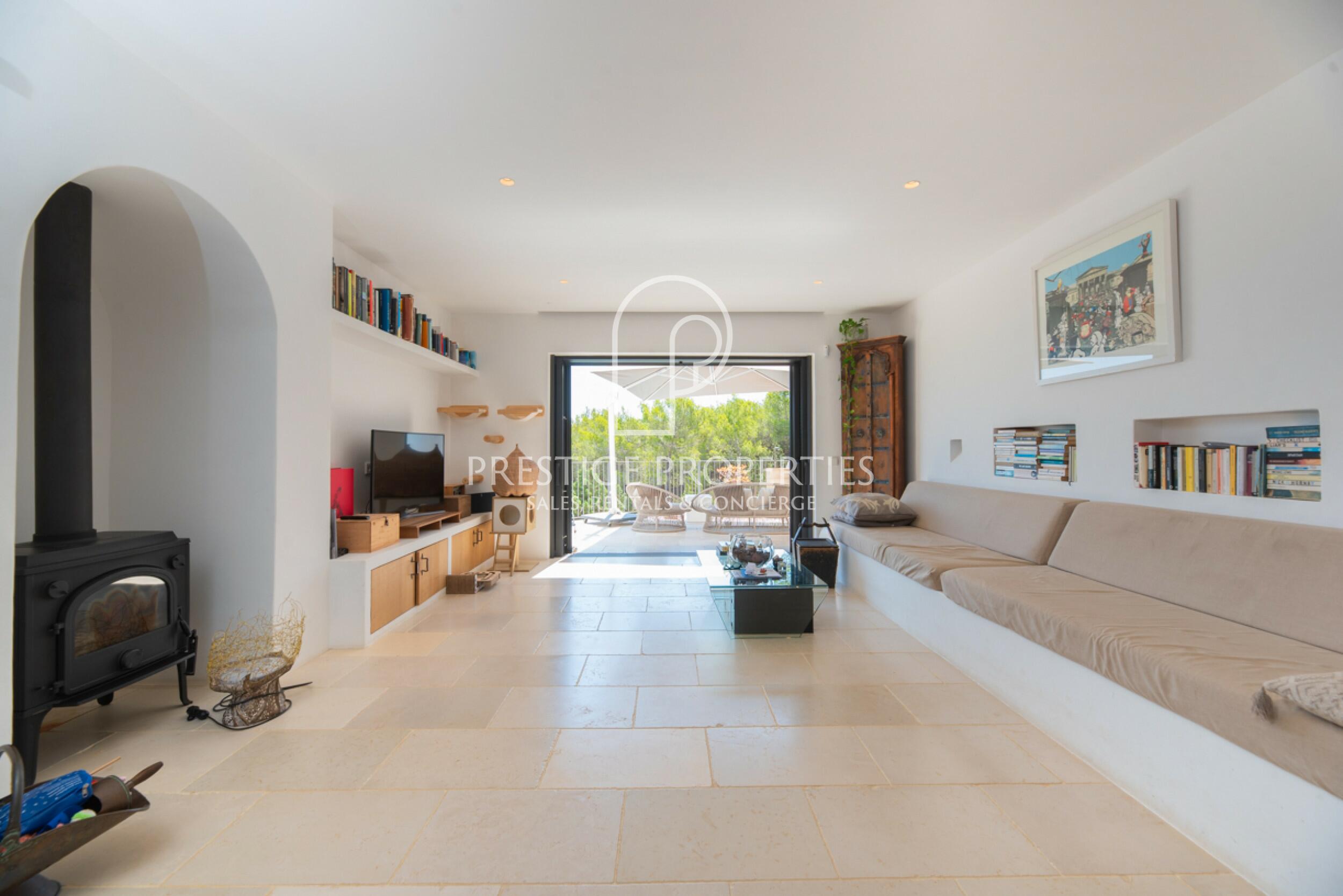 Villa in Cala Llenya