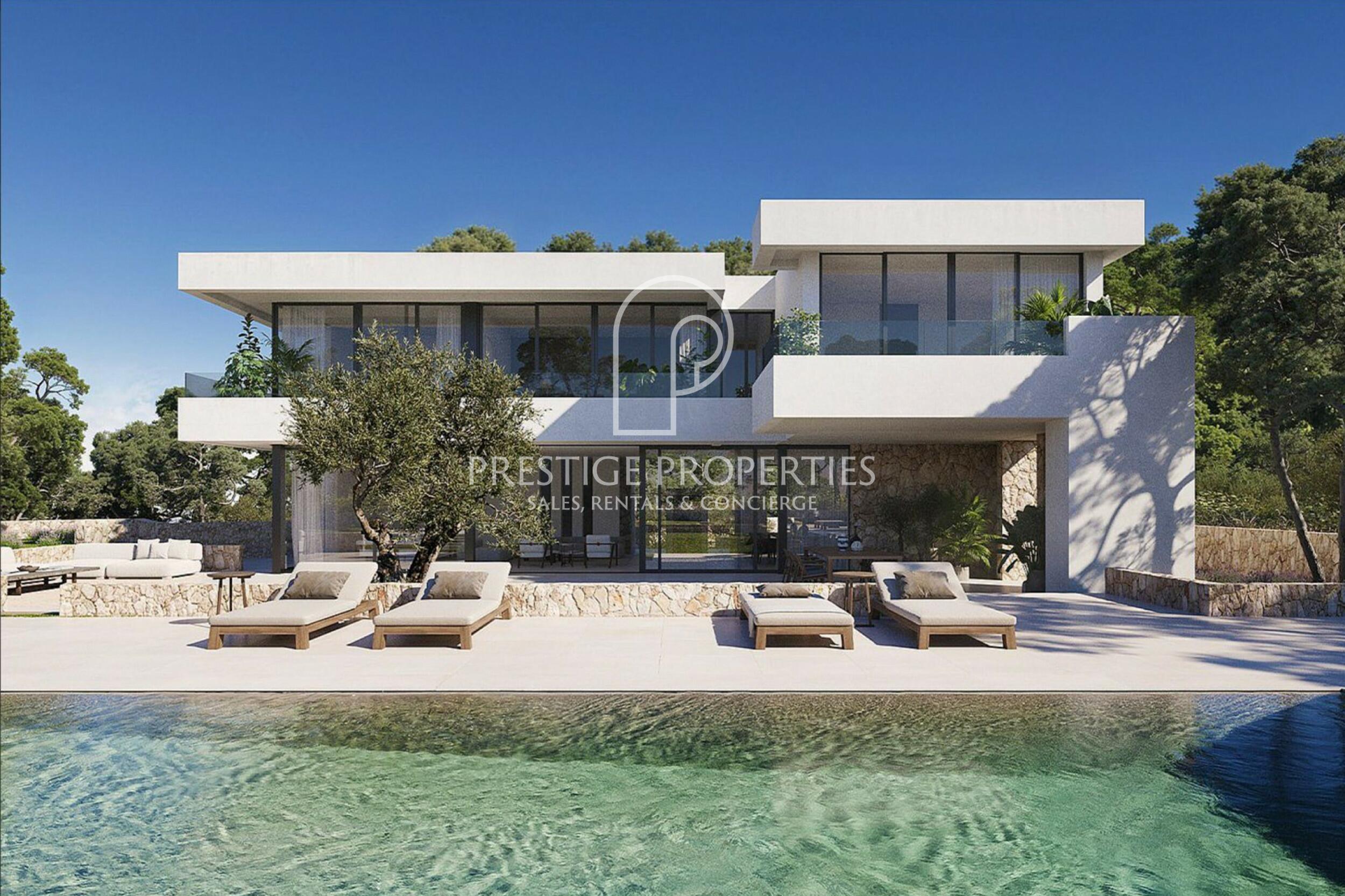 land in Cala Llenya