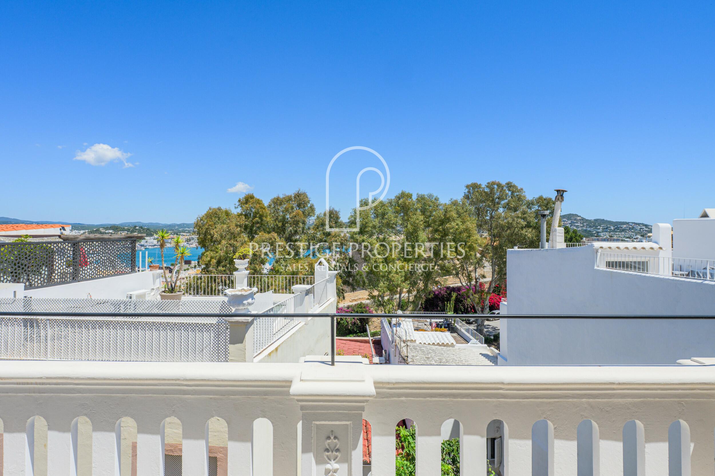 Duplex in Dalt Vila