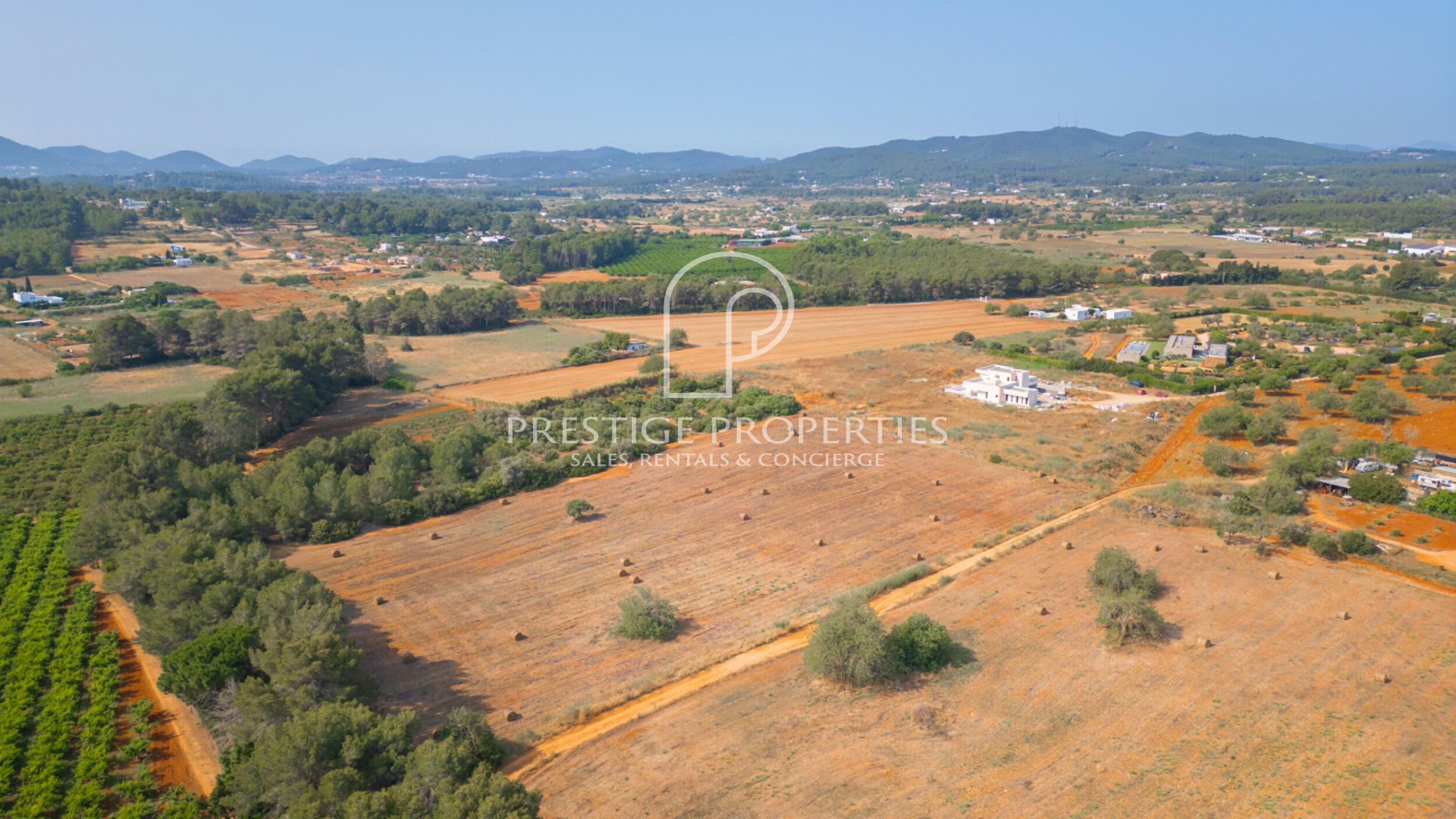land in San Lorenzo de Balafia