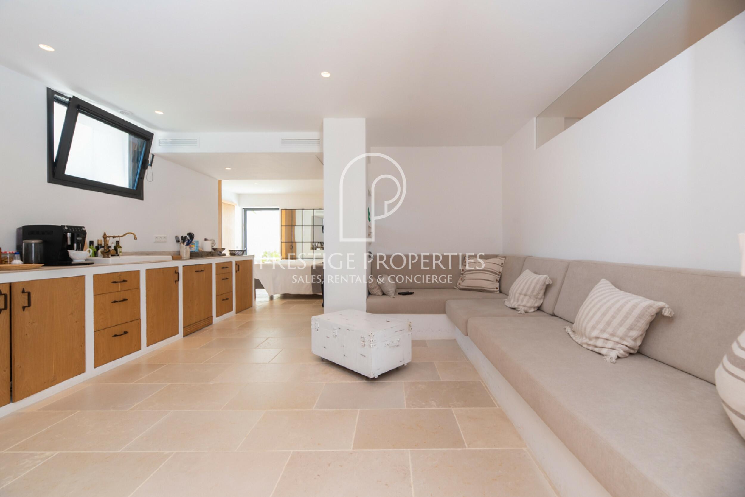 Villa in Cala Llenya