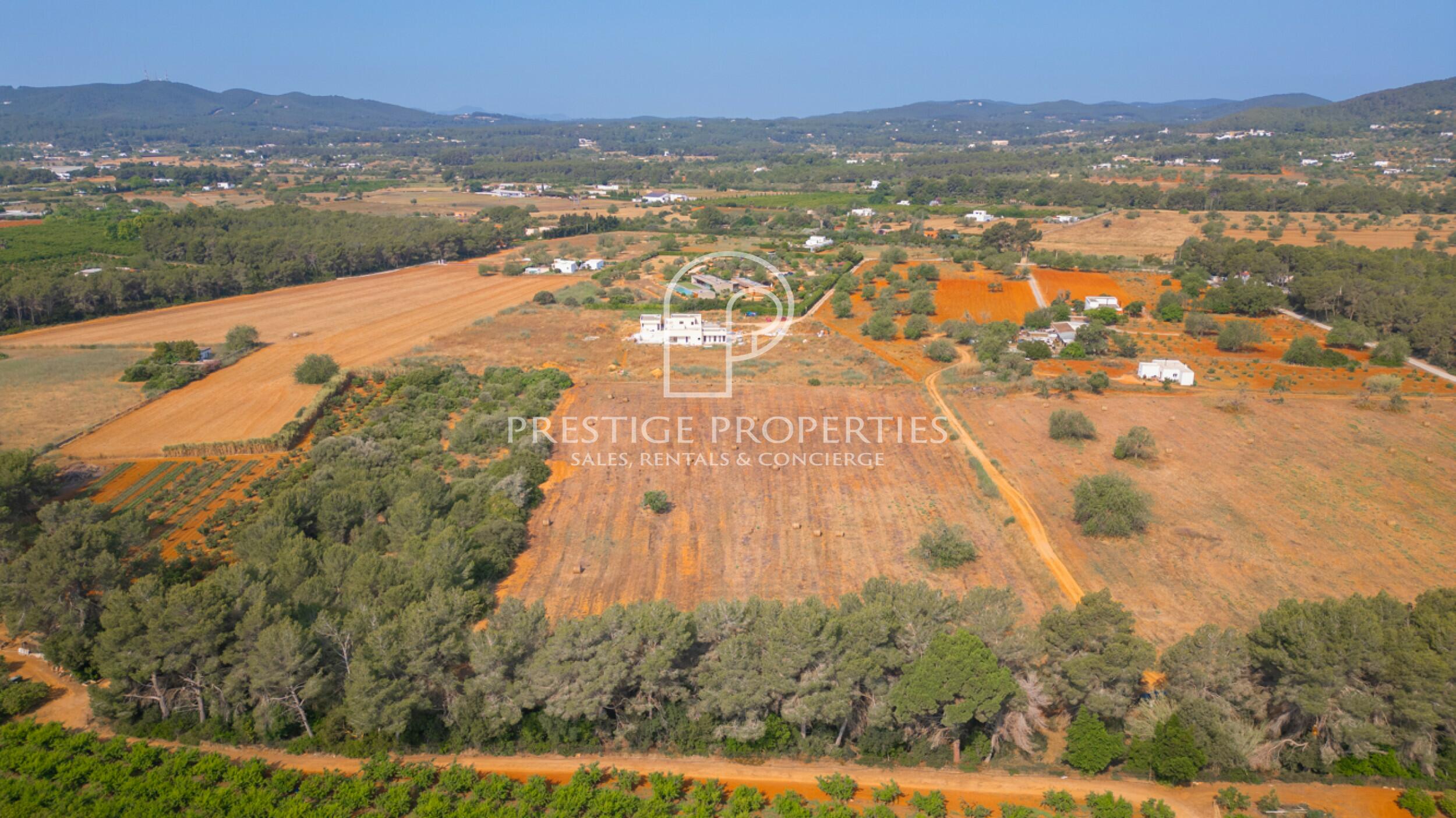 land in San Lorenzo de Balafia