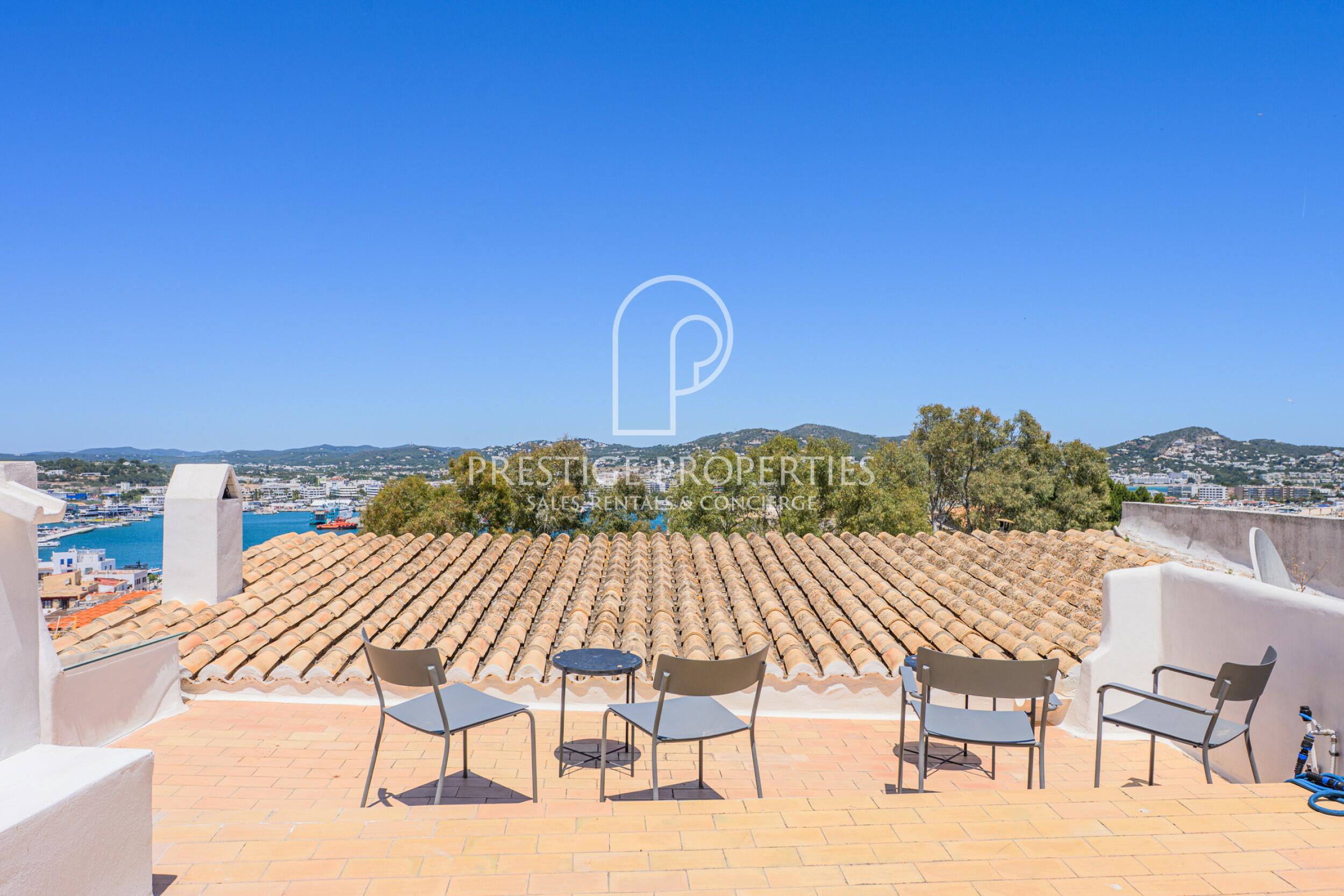 Duplex in Dalt Vila
