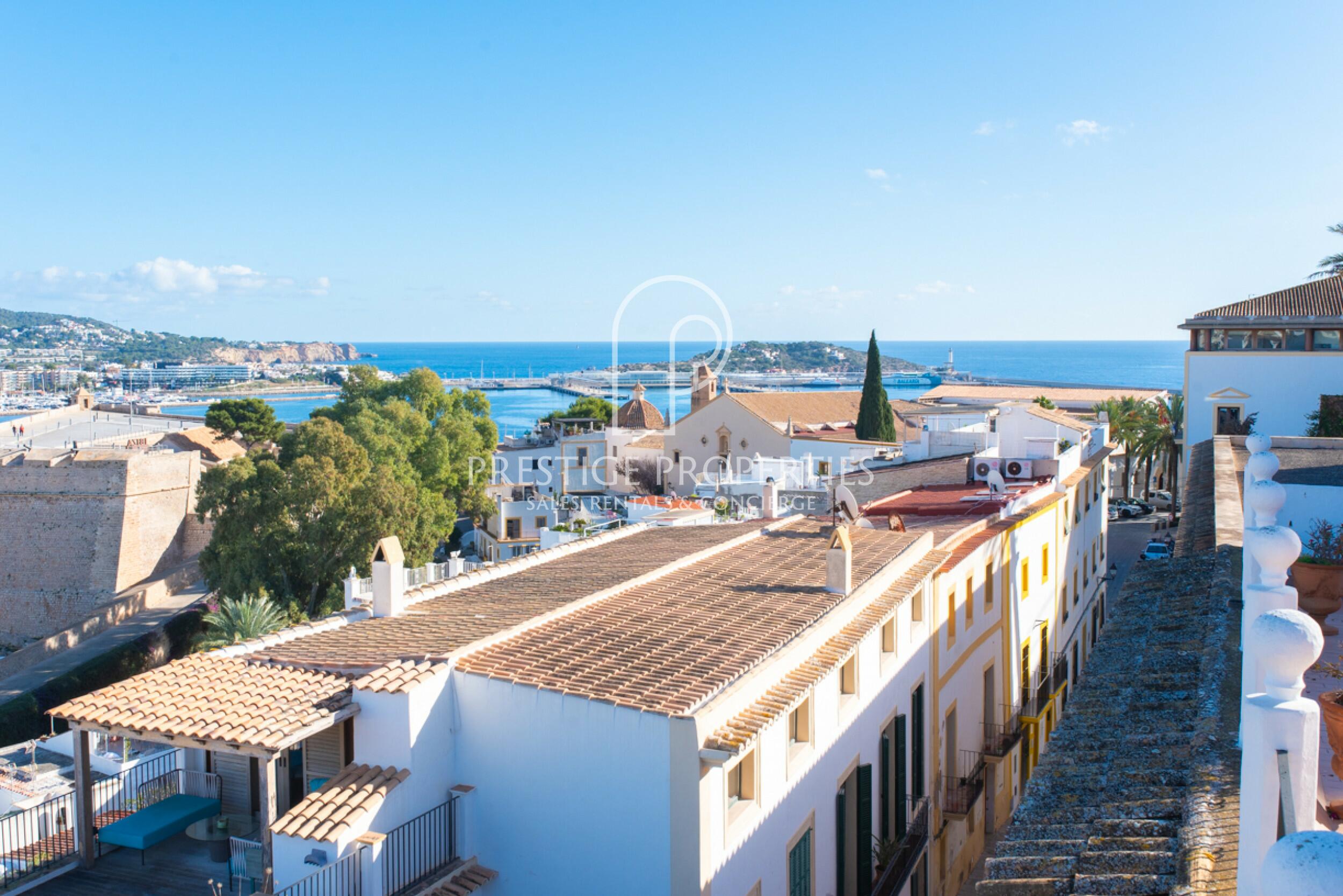 Duplex in Dalt Vila