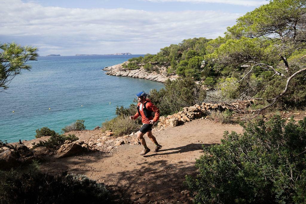 Ibiza Trail Marathon (25 October): Runners from around the world take on routes of 10 km, 21 km and 42 km across the island’s rugged landscapes, offering both challenge and breathtaking scenery.