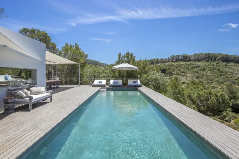 Is 2025 a Good Time to Buy a Property in Ibiza?