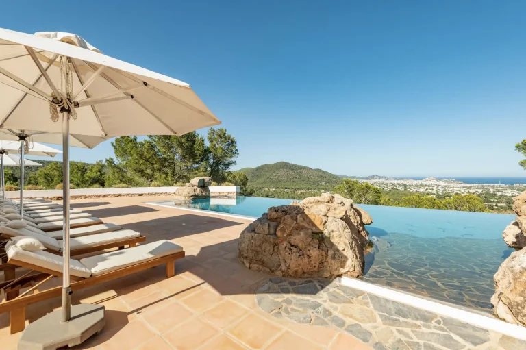 Why U.S. Citizens Should Diversify Their Real Estate Portfolio by Investing in Ibiza, Spain